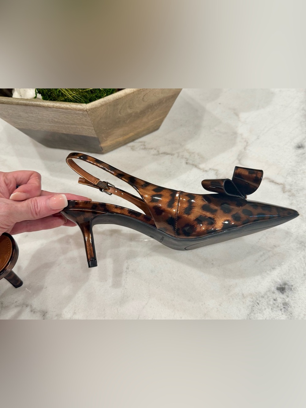 NWT Marc Fisher Leopard-Print Pointed Slingback Heels with Bow Size 6.5 - Picture 3 of 7